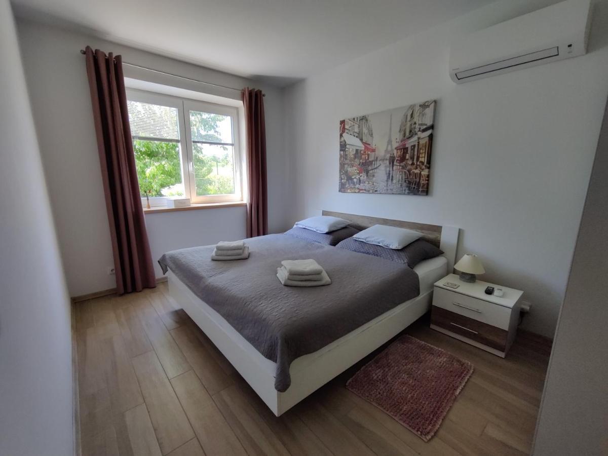 Apartman Pod Lipou - Samostatny Objekt Jaroměř Εξωτερικό φωτογραφία