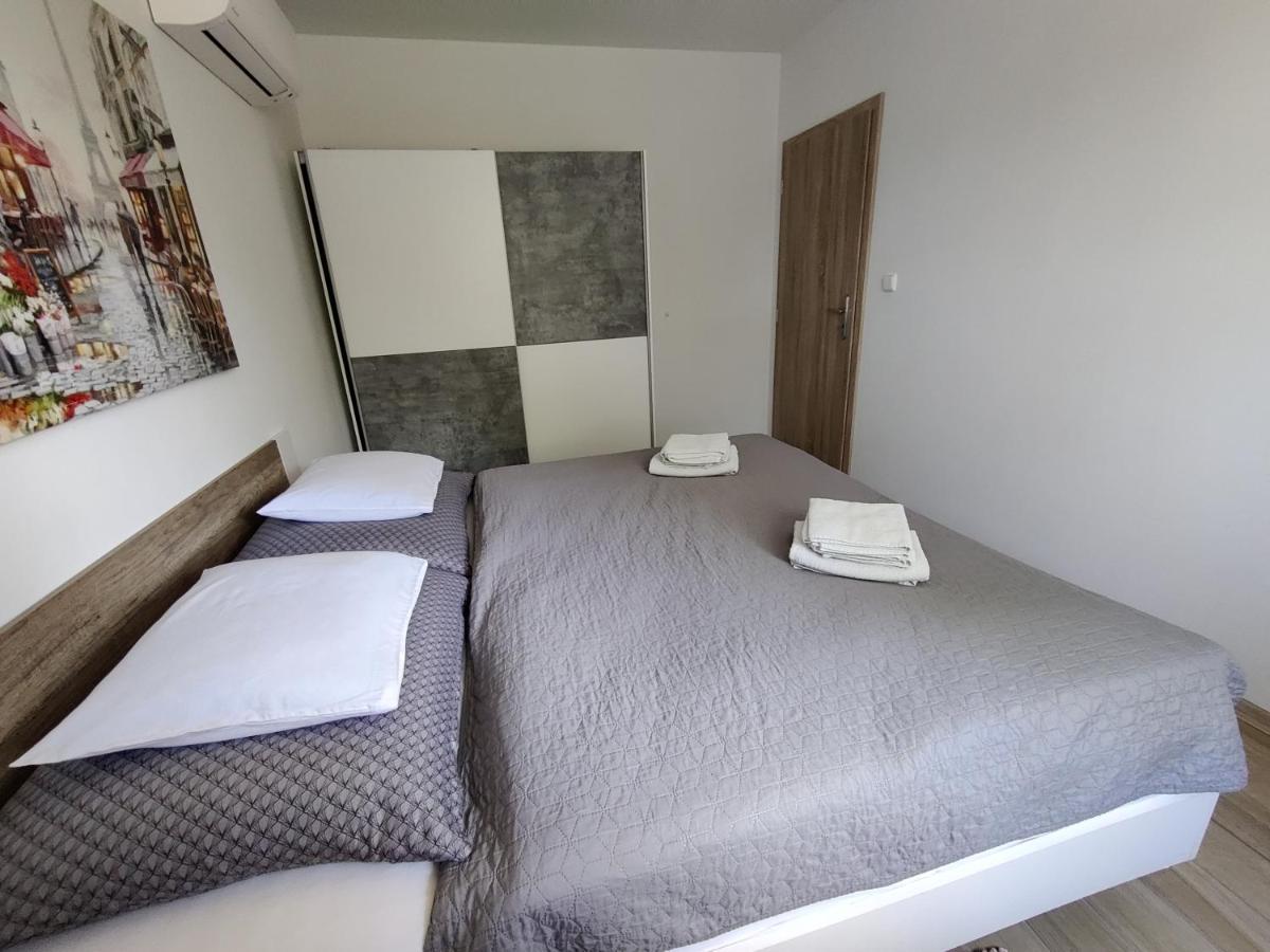 Apartman Pod Lipou - Samostatny Objekt Jaroměř Εξωτερικό φωτογραφία